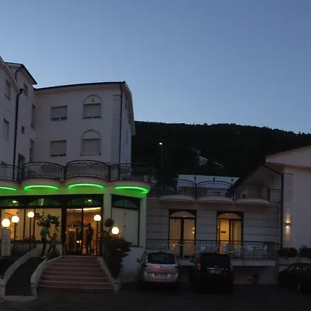Hotel Fini