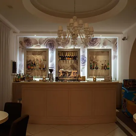 Hotel Fini