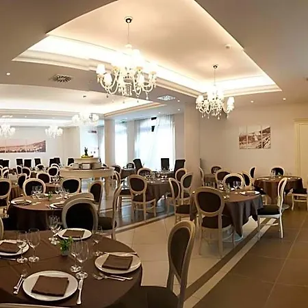 Fini Hotel 3*